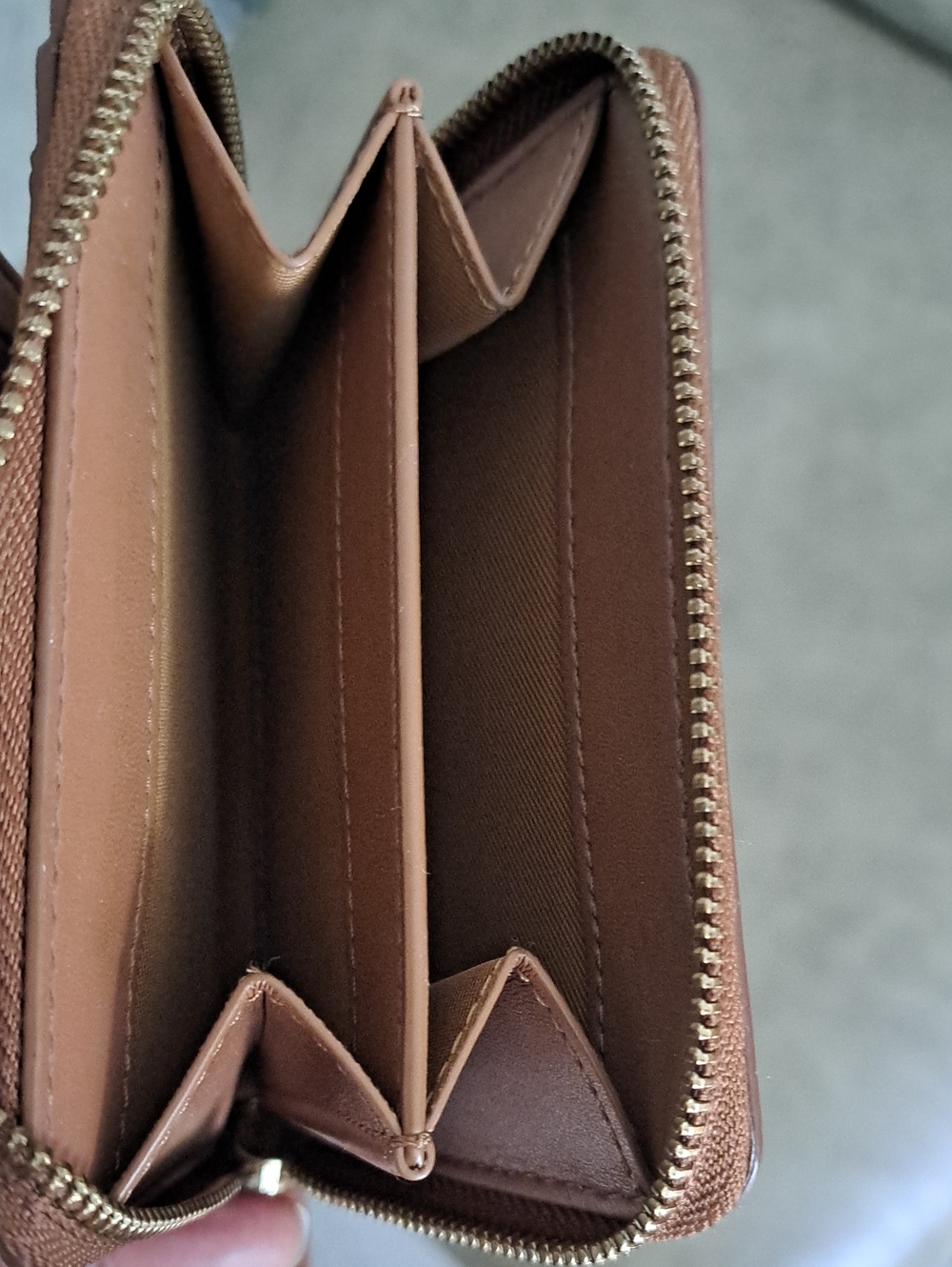 Marc Jacobs Pebbled Leather Zip Wallet in Warm Brown - Picture 6 of 8
